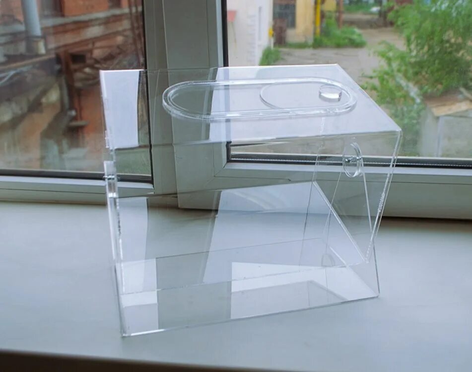 оргстекло polygal colibri 4 мм. оргстекло полки. оргстекло на вырез в спб. оргстекло изделия. экран из оргстекла для столов.