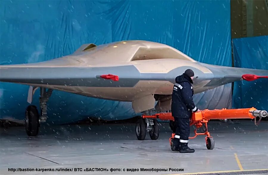 Uj-22 бпла подмосковье. 2023. боевые беспилотники. бпла рф s-70 охотник. кириши беспилотник.