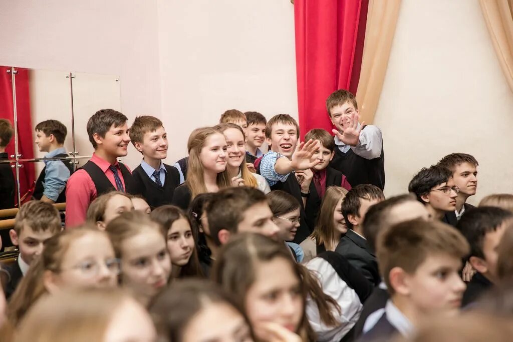 Школа 597 новое поколение Москва. Директор школы 597 в Москве. Школа 597 учителя. Школьный концерт.