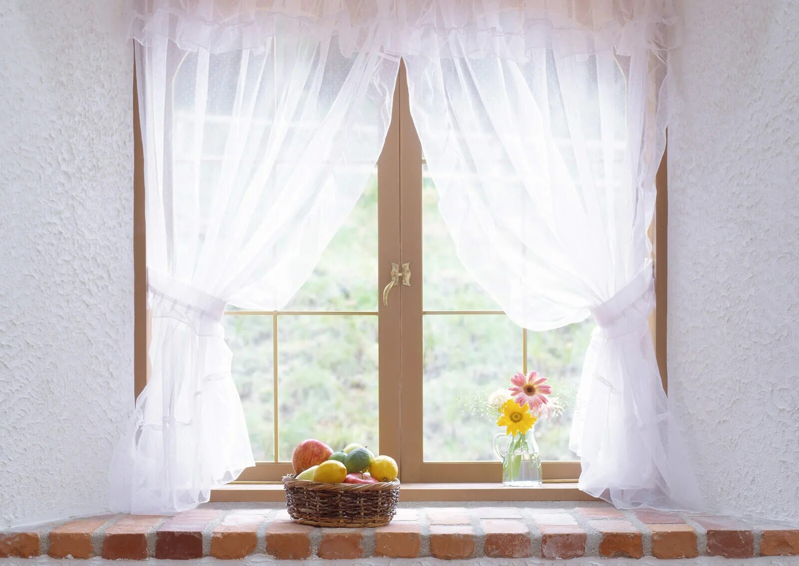 Тюль на окна красивые. Шторы на кухонное окно. Тюлевые занавески для кухни. Белая тюль на кухню. Тюль на кухню короткие.