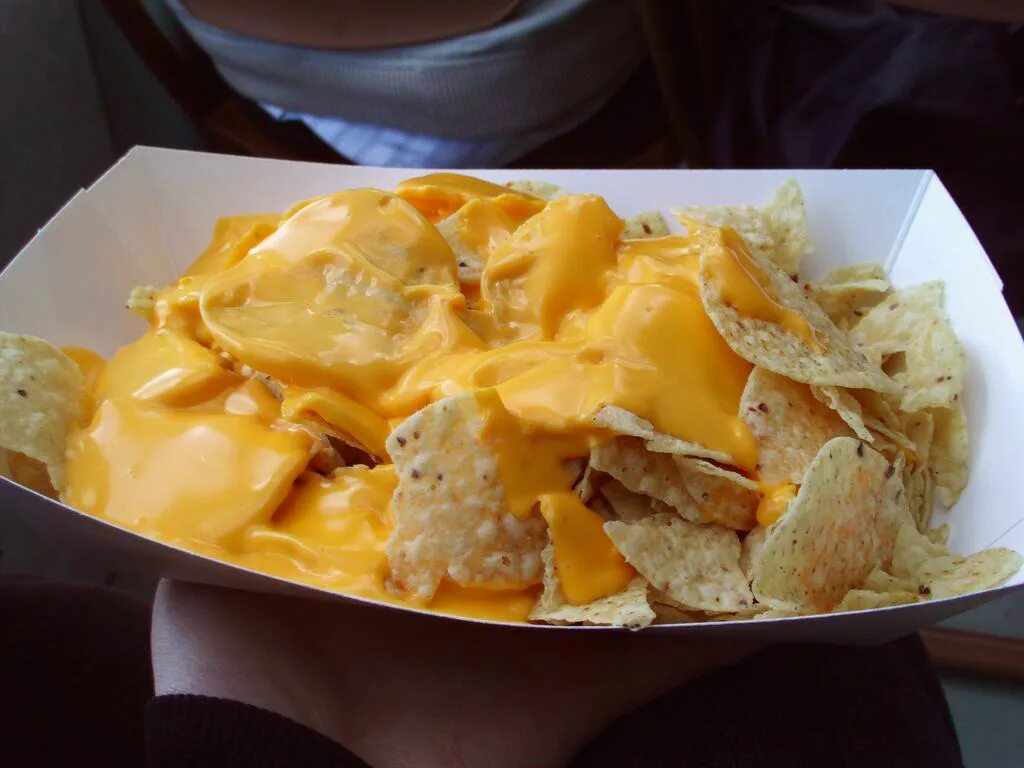 Nacho cheese. Сырный соус для начос. Мексика чипсы начос. Nachos нежнейший сыр. Nacho cheese.