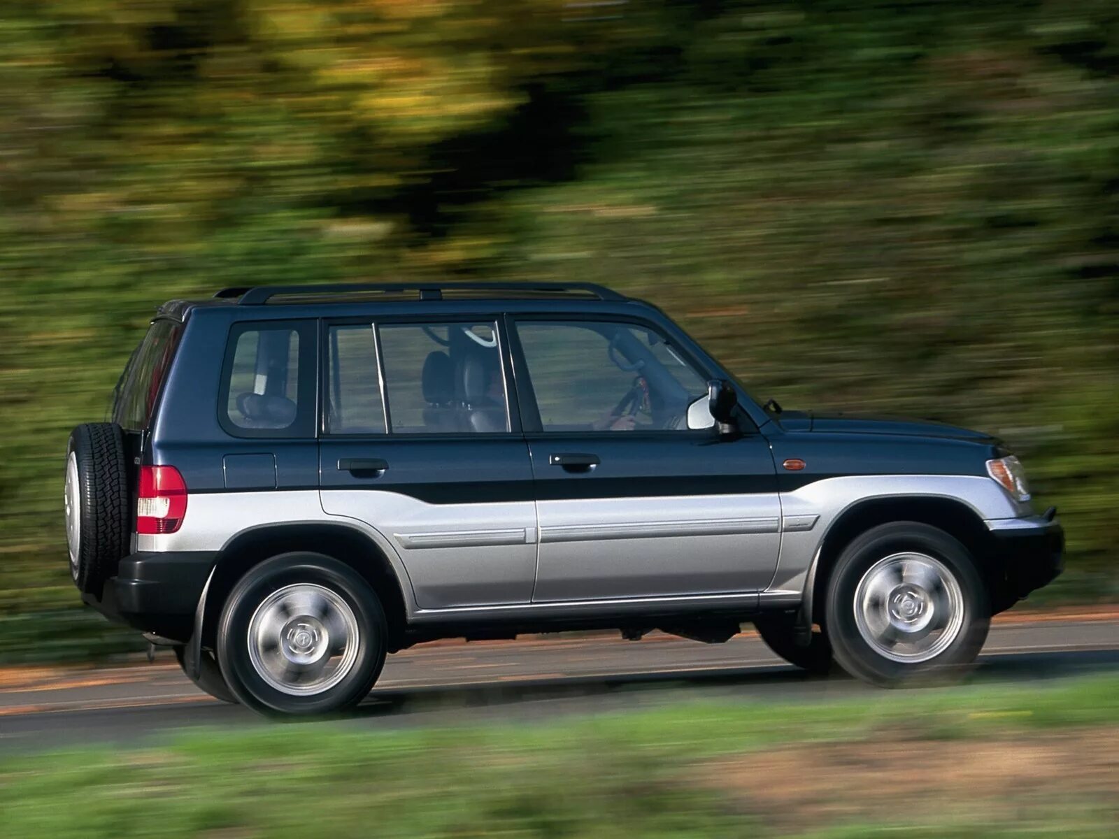 Митсубиси паджеро пинин купить. Митсубиси Паджеро Пинин. Mitsubishi Pajero Pinin 2005. Mitsubishi Pajero Пинин. Mitsubishi Pajero Pinin 1.8.