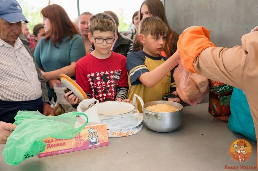 Еда жизни екатеринбург. Пища жизни благотворительный фонд. Пища жизни. Пища жизни Самара. Благотворительность в Сочи.