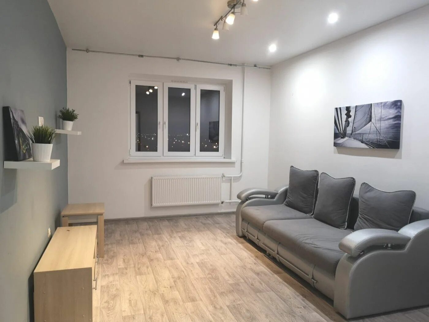 2 комн тюмень. Шикарная квартира в тюмени. Вторичка в тюмени. Купить квартиру в тюмени за 4600000. Квартиры студии вторичку.