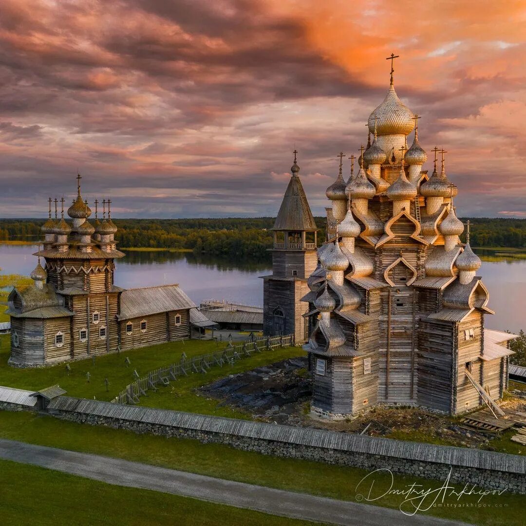Кижи материк. Кижи музей-заповедник. погост кижи. кижи музей-заповедник достопримечательности. архитектурный ансамбль кижи.
