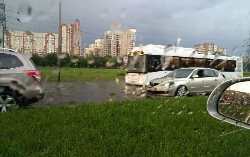Ураган в санкт петербурге вчера. Ураган в петербурге. гроза в набережных челнах. последствия ураганного ветра в петербурге. грозы в санкт-петербурге 2025.