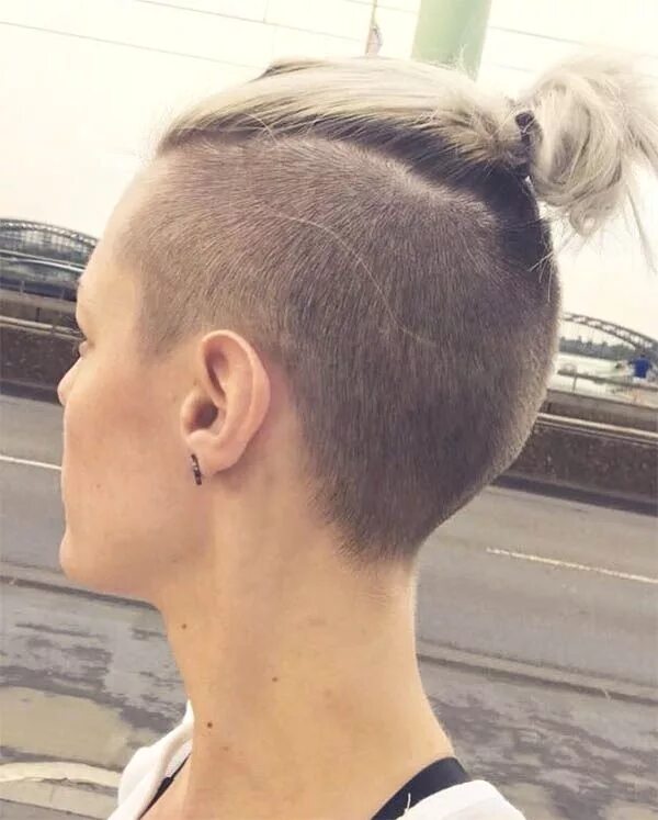 @christina_rosex3 on Instagram: "" Frisuren, Sidecut