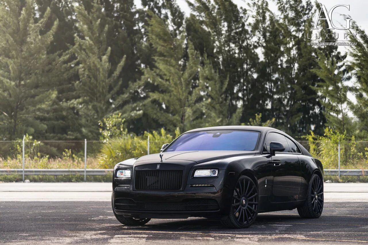 Роллс врайт. Роллс Ройс врайт. Черный Роллс Ройс. Rolls Royce Wraith Black. Роллс Ройс Wraith черный.