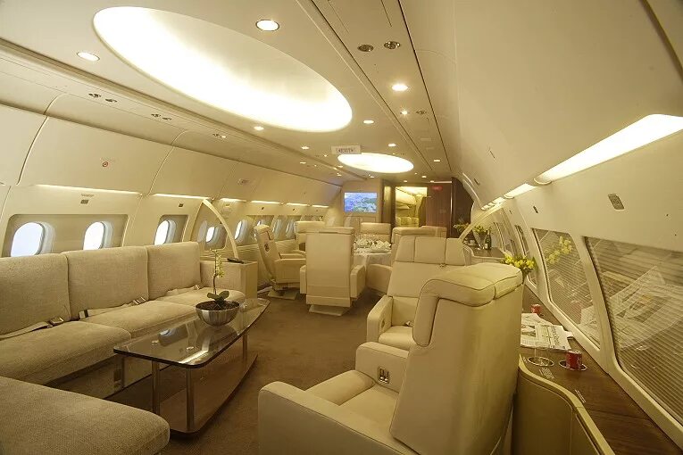 Airbus a319 Business Jet. Интерьер Airbus 340 VIP. А318 Аэробус вип. Частный самолёт салон.