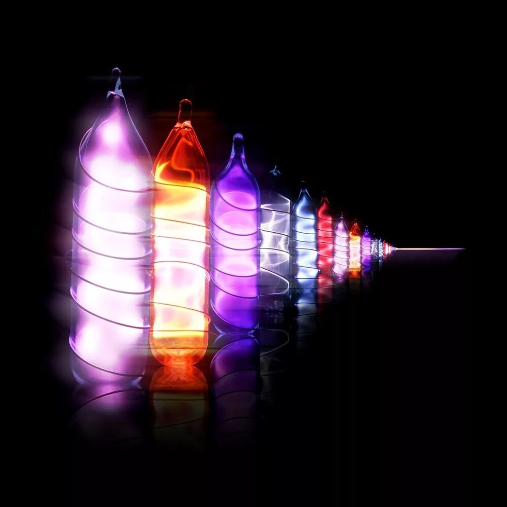 Инертные газы цвета. Цвет свечения благородных газов. Ксенон газ. Гелий неон аргон криптон ксенон. Неон ксенон криптон.