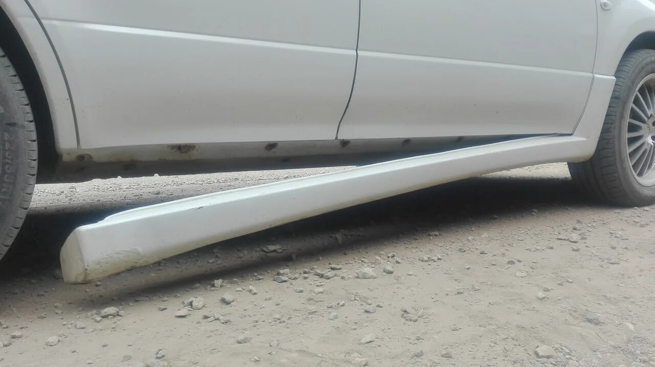 Накладки на пороги из нержавеющей стали+карбон Mitsubishi Outlander (2012-н.в.) 