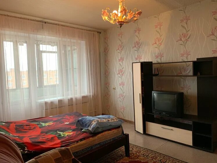 Фото кровати однушка домашней. Московская область клин квартира снимаемая. Снять однокомнатную в клину. Снять однокомнатную в клину. Апартаменты на советской клин.