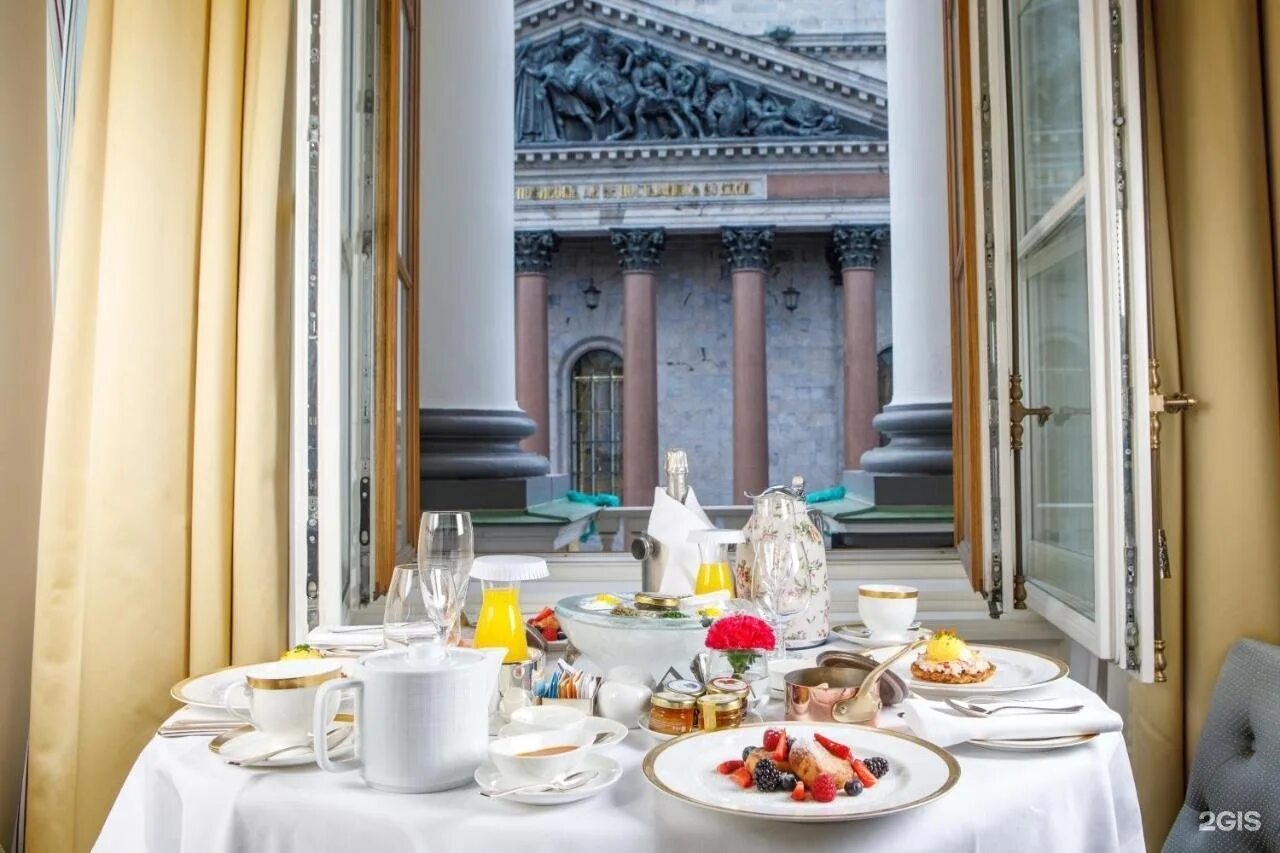 Сизонс спб. Отель four Seasons Lion Palace, 5*. 4 Сизонс Санкт-Петербург отель. Лион Палас Санкт-Петербург отель. Four Seasons Lion Palace St. Petersburg 5*.