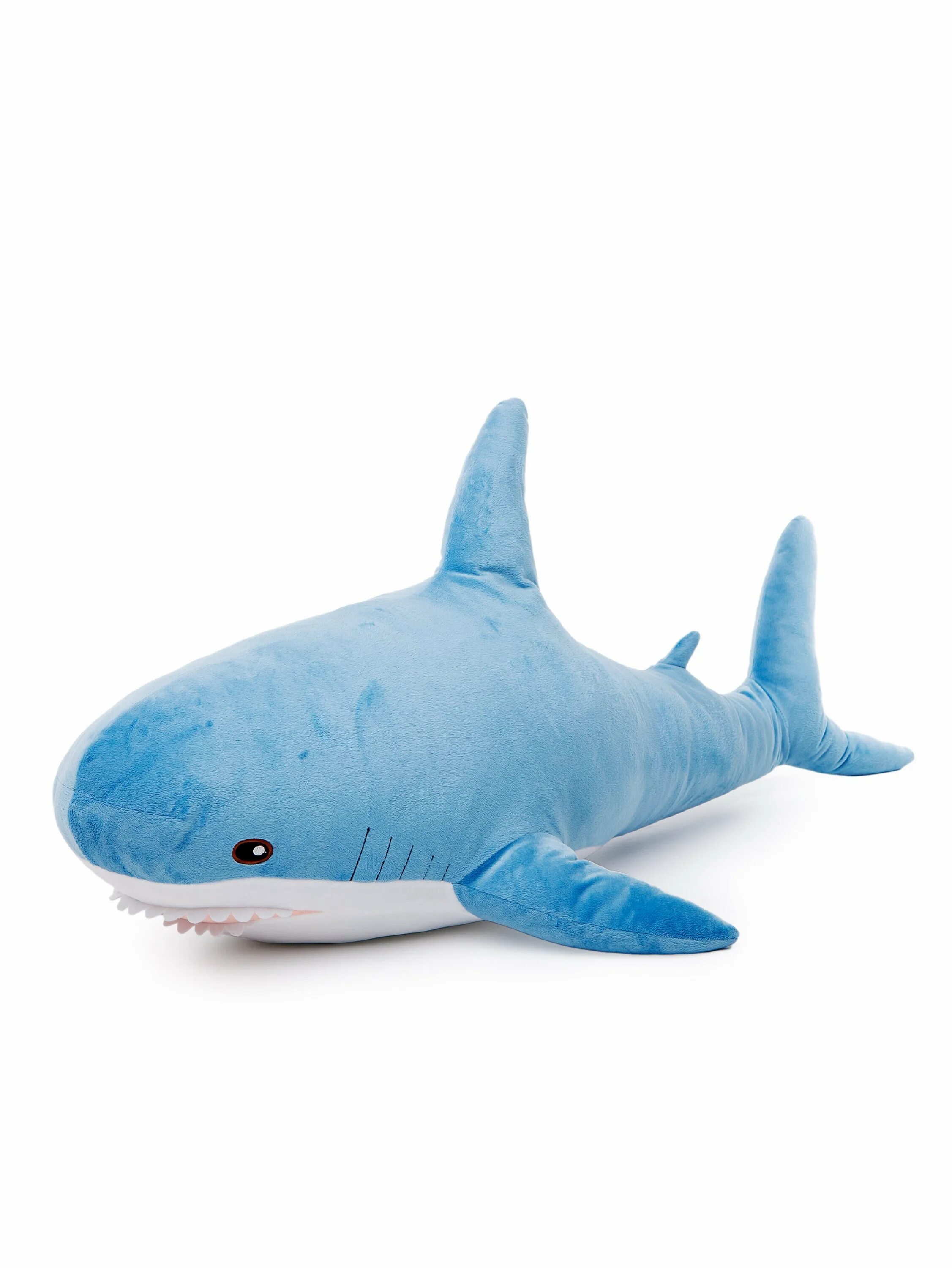 Ikea plush shark. Акула рисунок для футболки. Женская футболка 3d shark xs. Акула игрушечная в кафе. Акула игрушка эстетика.
