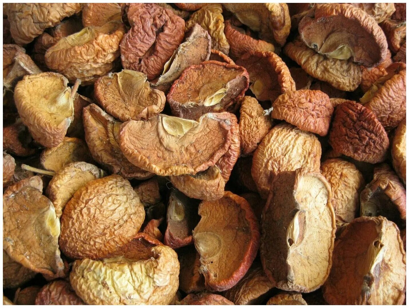 сушеные яблоки на рынке. возьмем с собой сушеных груш. шиповник семушка сушеный 800 г. компот из сушеной груши. банановые чипсы в шоколаде.