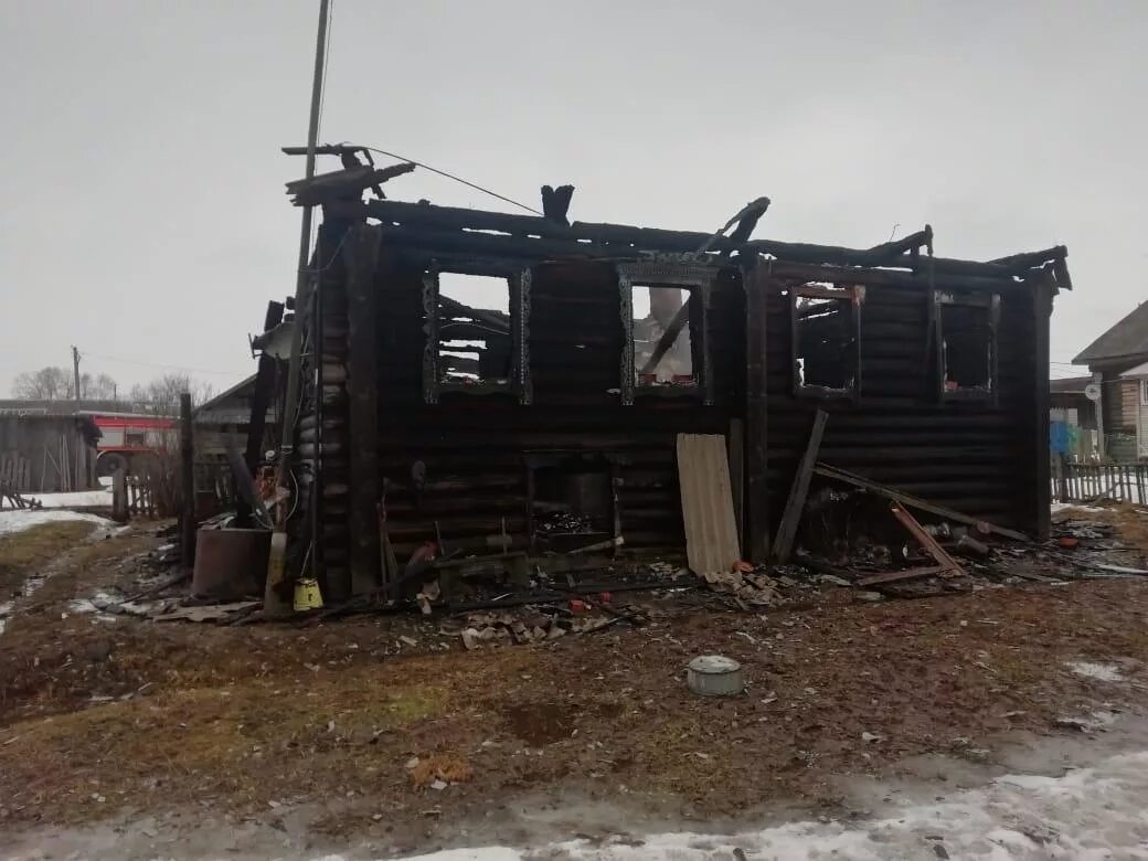 Пожар сегодня в Нижнекундрюченской. Пожар в Пошехонском районе вчера. Сгорел дом в Ермаково Пошехонского района. Авария в Пошехонском районе.