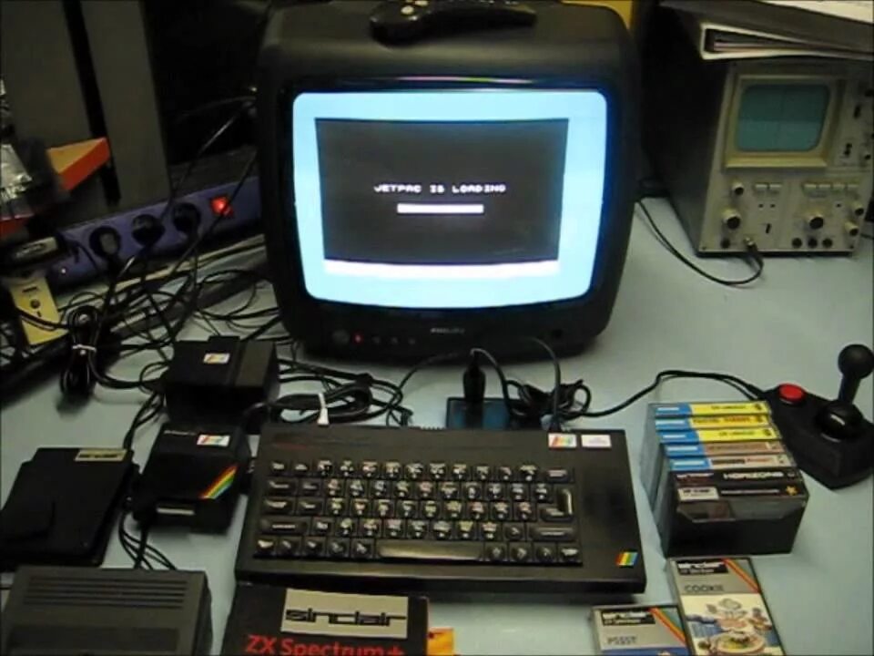 Загрузка спектрум. Игровая приставка ZX Spectrum. ZX Спектрум игровая приставка. ZX Spectrum 48. Компьютер ZX Spectrum.