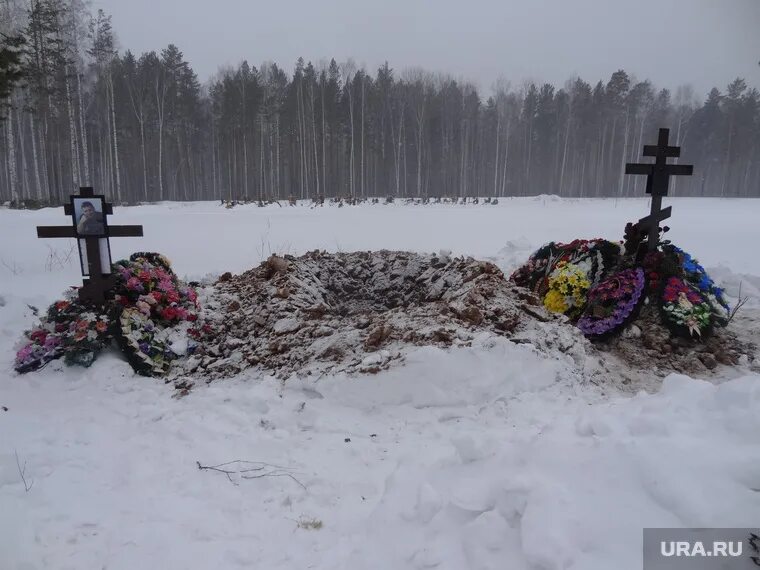 Погода агириш хмао на 10. Кладбище в Ханты-Мансийске. Северное кладбище Ханты-Мансийск. Восточное кладбище Ханты-Мансийск. Городское кладбище Нижневартовск.