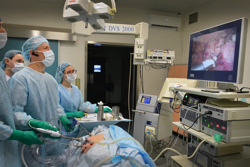 ультразвуковое исследование почек. ультразвуковое узи почек. клиника урологии в москве. п. хирургическая операция.