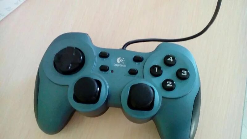 Как подключить джойстик от пс3 к пк. Logitech r13 джойстик. Геймпад Logitech схема. Gamepad Logitech f310 распиновка. Джойстик логитеч на субмарине.