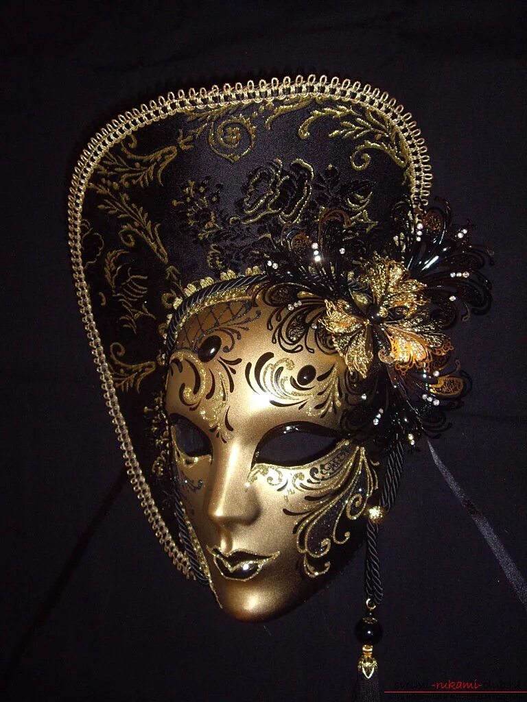 Красивая маска фото. Маска венецианская. Венецианский карнавал Коломбина. Венецианский карнавал маски. Итальянские маски Коломбина.