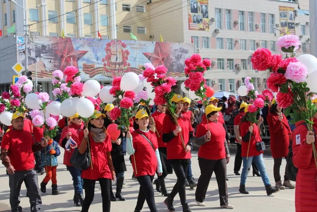 Демонстрация цветы. Парад Первомай. Цветы для демонстрации 1 мая. Парад 1 мая.