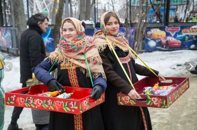 Череповец усадьба гальских масленица. Масленица в современной обработке. Масленица в современной обработке. Масленица в современной обработке. Образ масленицы.