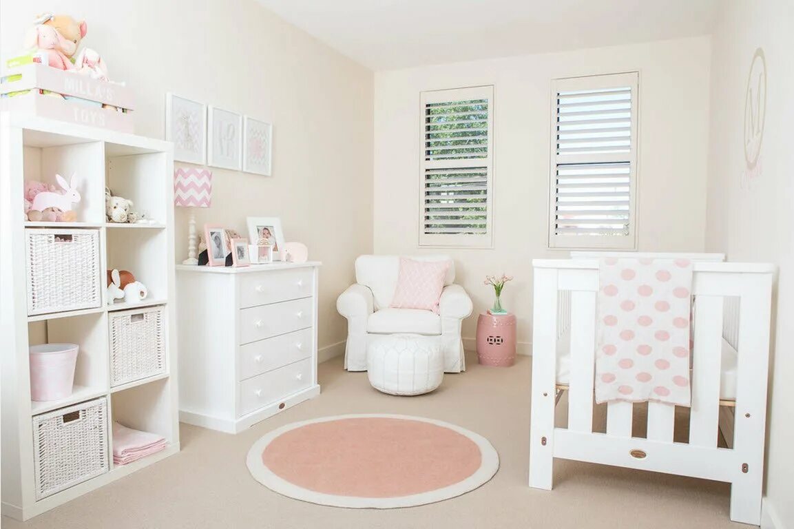 Baby bedroom. Нежная детская комната для девочки. Светлая детская комната. Детская в пастельных тонах. Комната для младенца девочки.