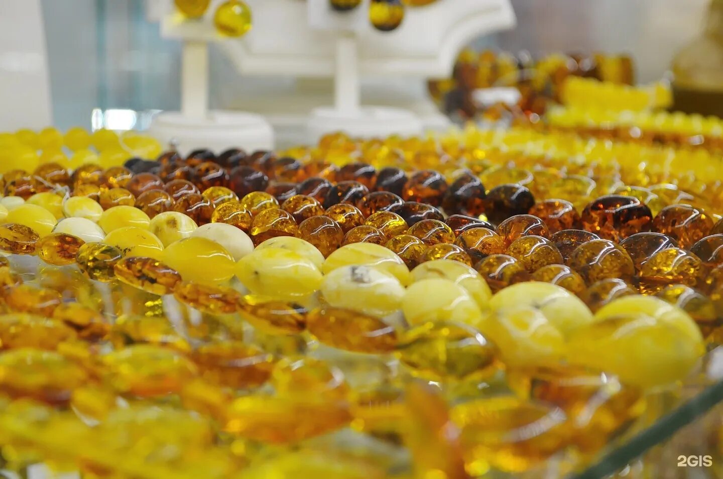 калининградский янтарный комбинат. комбинат. калининградский янтарный комбинат. добыча янтаря в калининградской области. калининград столица янтаря.