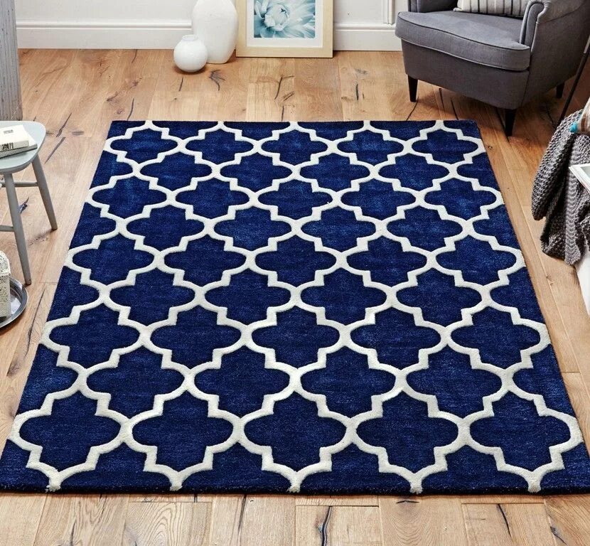 Ковер темно синий. Ковер kevyn blue ковер. blue arabesque wool rug. ковер с синим орнаментом. ковер синий с белым.