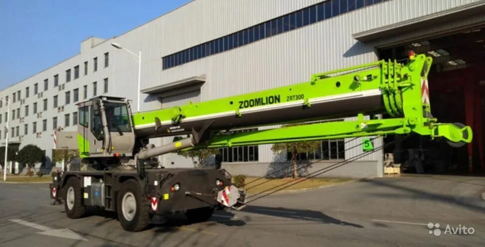 Zoomlion работа. Зумлион кран 30 тонн. самоходный кран zoomlion. zoomlion zrt300. автокран zoomlion zrt600.