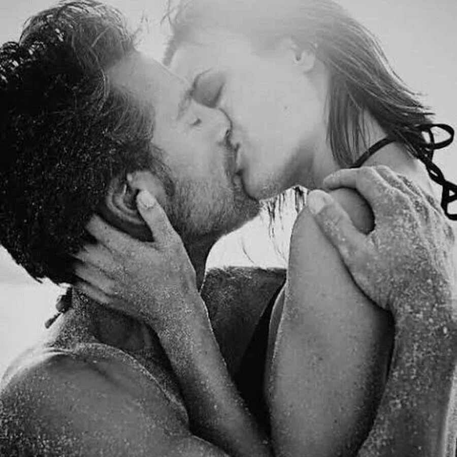 Картинки страсти между мужчиной. Страстный поцелуй. Объятия влюбленных. Красивый поцелуй. Поцелуй влюбленных.