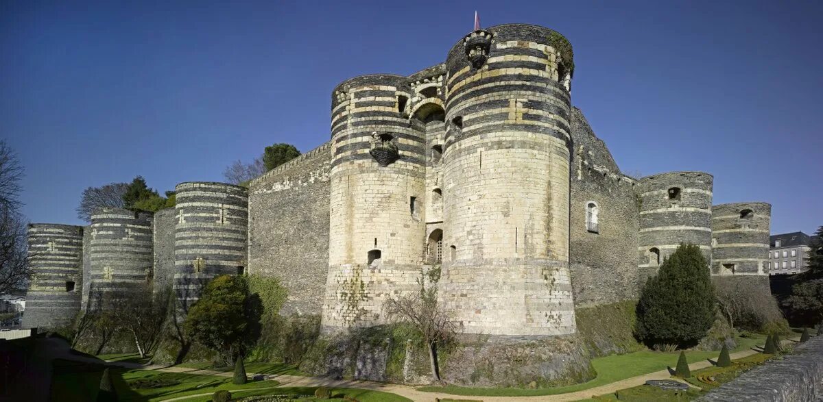 Анже. Замок Анжер Франция. Замок Анже Франция. Chateau d'Angers замок. Анжуйский замок во Франции.