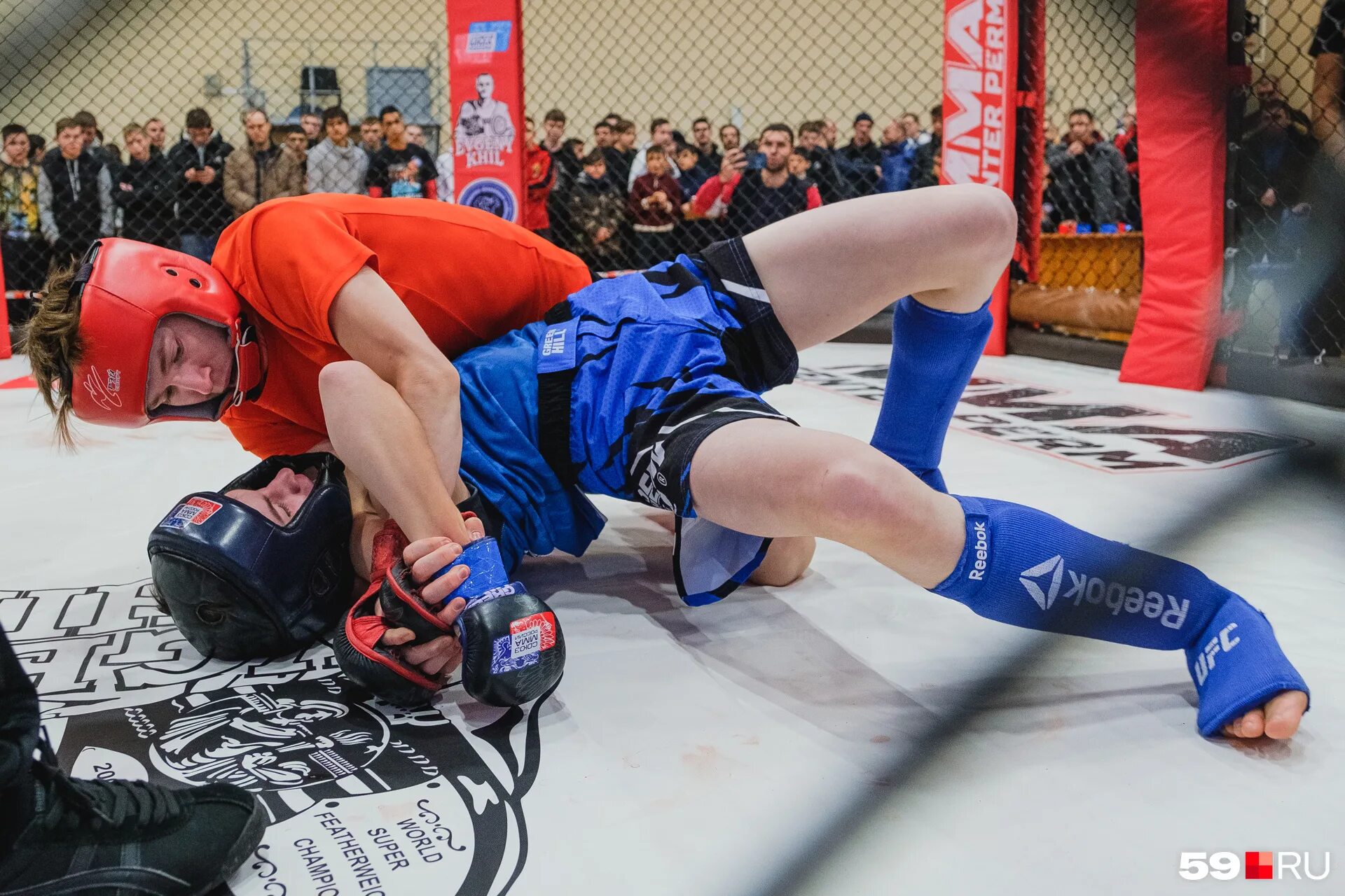 Мма пермь женщины. Единоборства пермь. Клуб единоборств. Алексей мма пермь. Секции смешанных единоборств в перми.