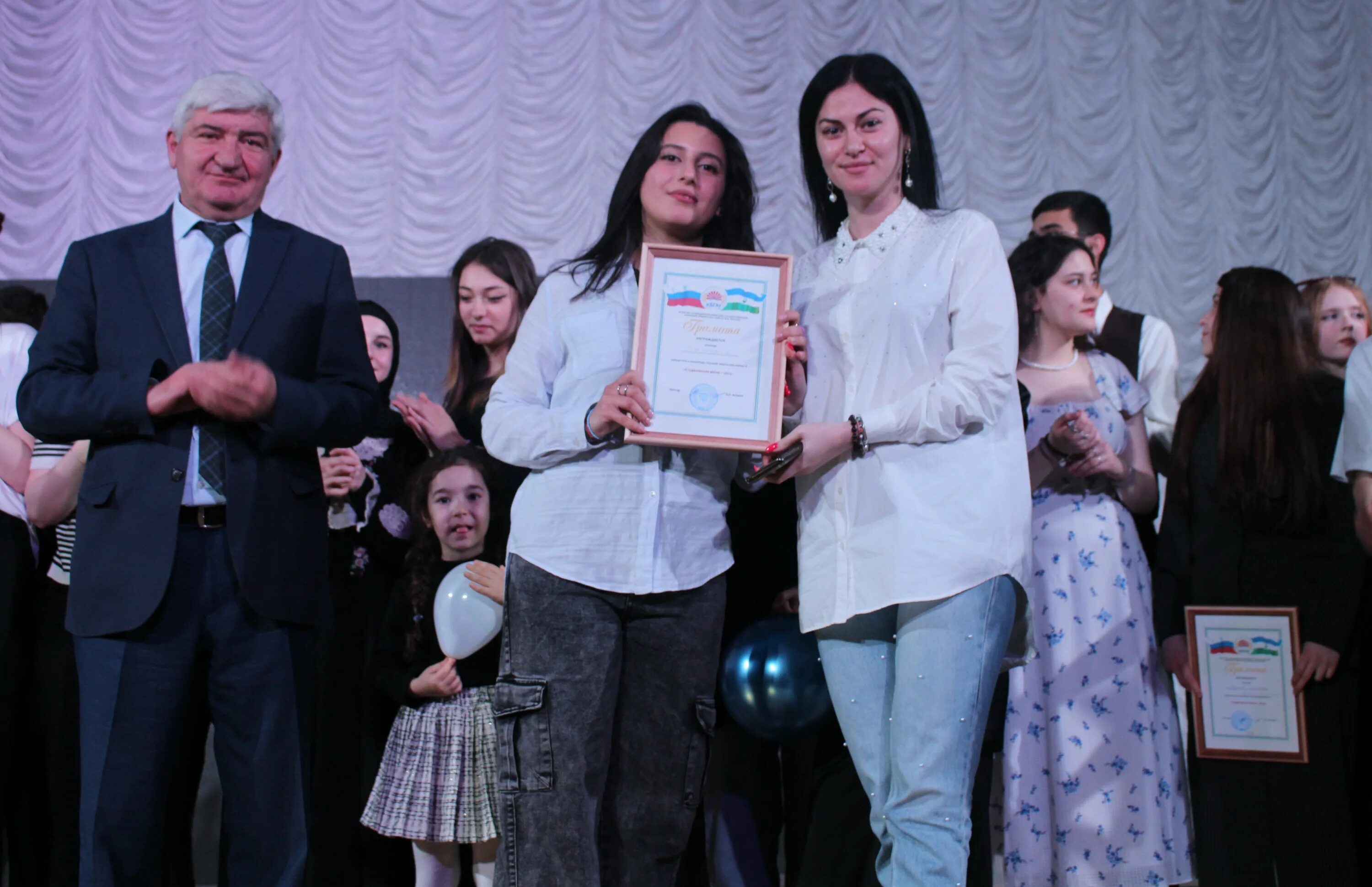 Мкоу гимназия 4 нальчик фото. Кабардино-балкарская республика. Детская школа искусств. Конкурс 2023 кбр. Конкурс 2023 кбр.