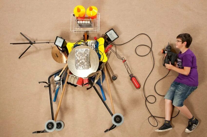 Изобретения созданные детьми. День детских изобретений. День детских изобретений. Изобретатель роботов. Изобретения придуманные детьми.