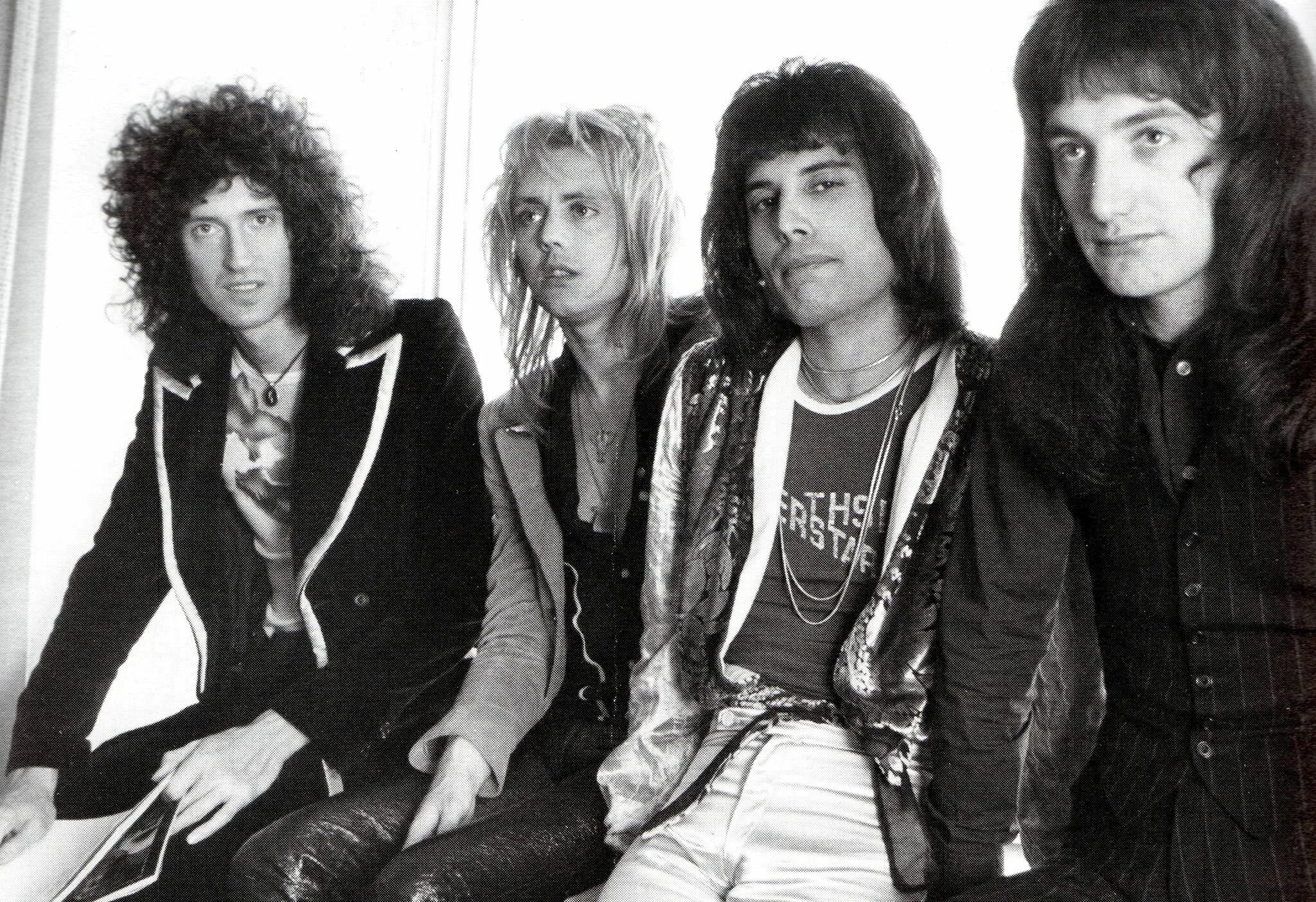 Queen band. Queen Band 1984. Группа Queen 70s. Queen Band 1978. Группа Queen молодые.