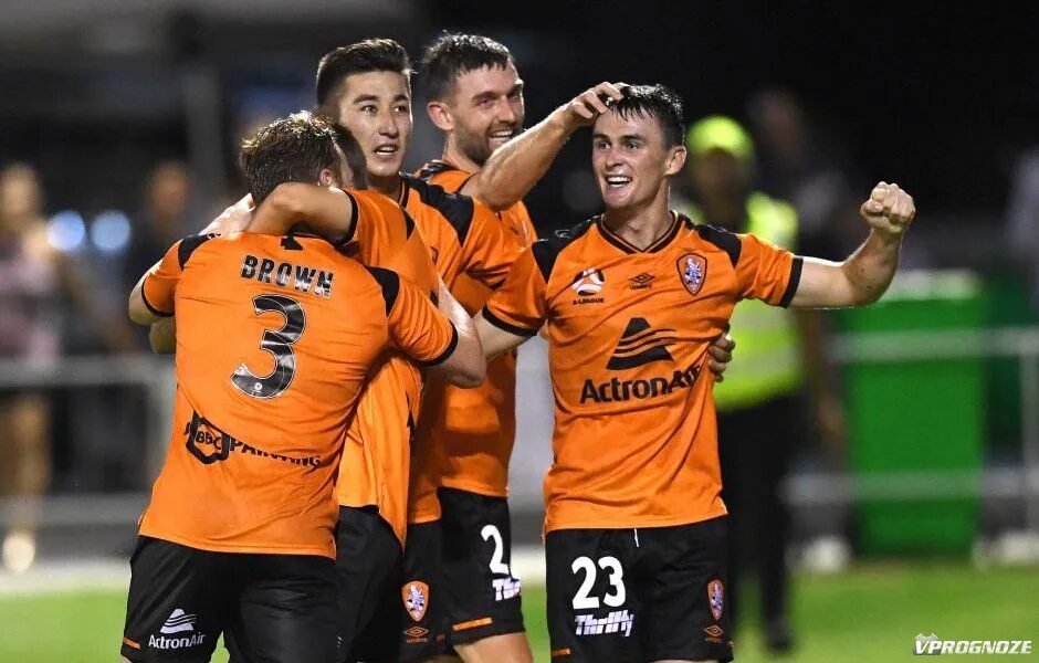 Перт глори мельбурн прогноз. Форма Брисбен Роар. Brisbane Roar. Мельбурн Феникс Брисбен. Ньюкасл Джетс стадион.