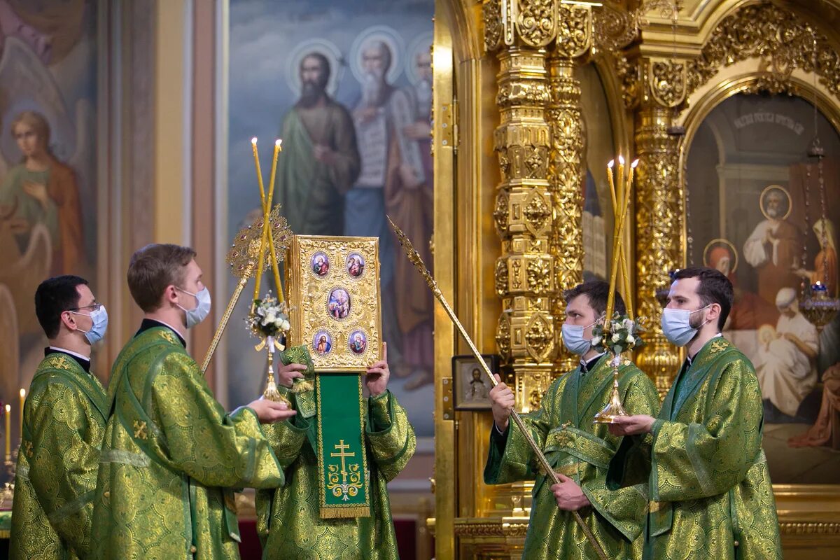 Панихида. Расписание служб в храме георгия победоносца в коптево. Начало службы в церкви сегодня вечером. Сколько по времени длится служба в церкви. Начало службы в церкви завтра утром.