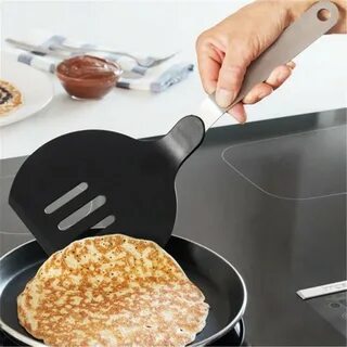 Чем переворачивать блины