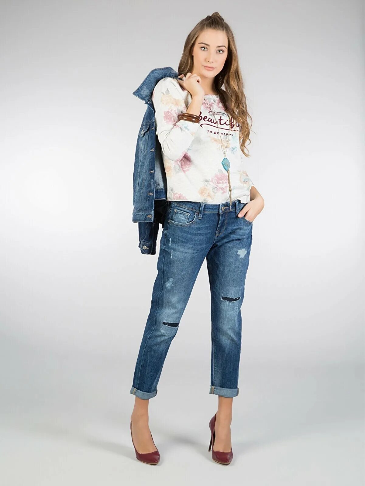 Джинсы мом фит colins. Женские tapered leg джинсы slim fit 891 maya. Модели джинсов colins женские названия. Коллинз официальный сайт. Colins тольятти.