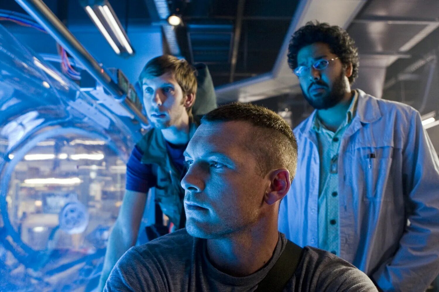 райан гослинг в фильме драй. близкое расстояние 2015 постеры скот эткнис. близкое расстояние (2015). дом фильм русский сергей гармаш. кинопоиск hdr.