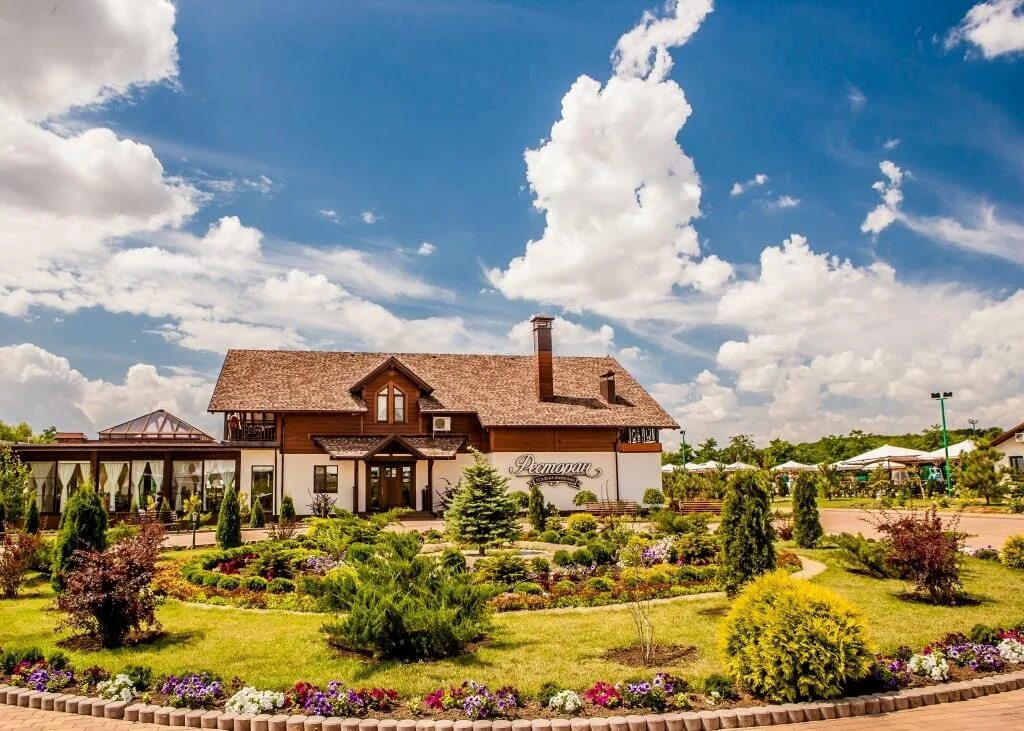 Пластуновская краснодарский край отдых. Станица пластуновская усадьба фамилия. База отдыха подворье краснодарский край. База отдыха усадьба фамилия пластуновская. Станица пластуновская усадьба фамилия.