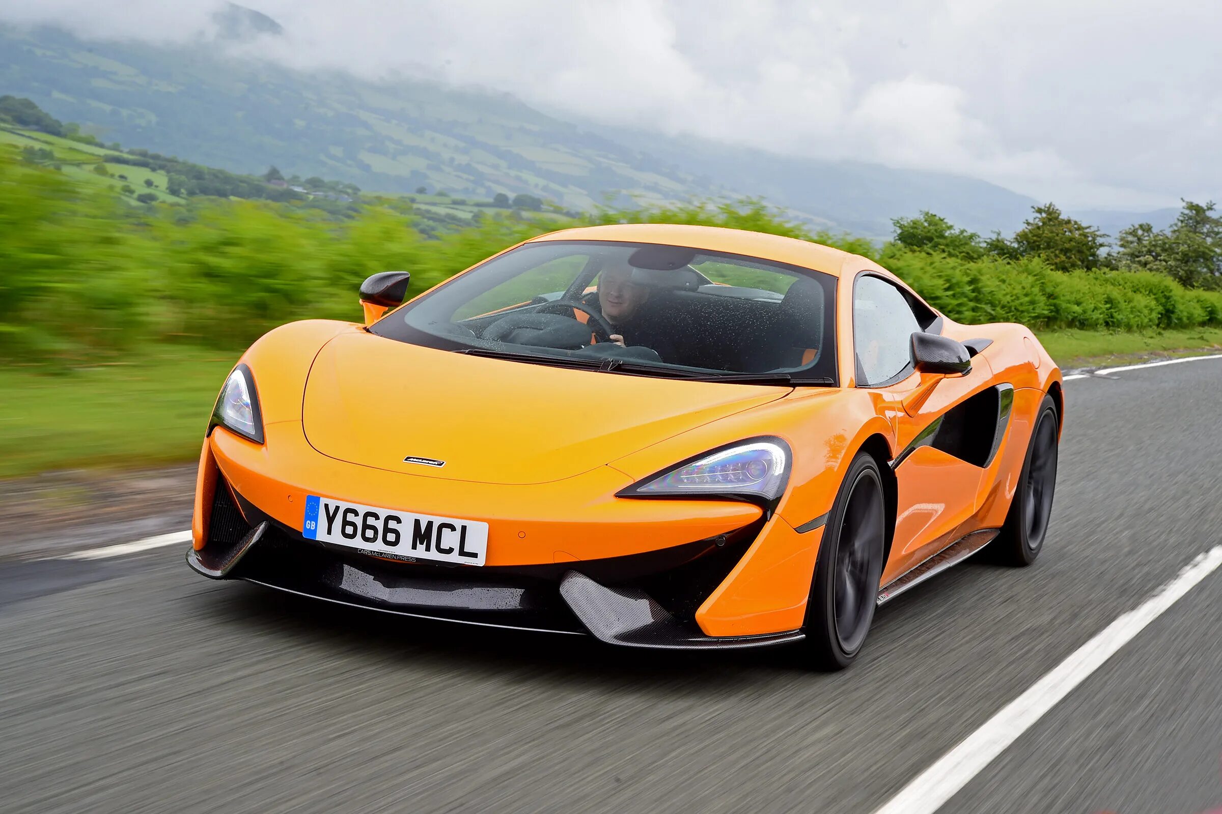 Машина mclaren 570s. Макларен 570. Макларен 570s. Mclaren 570s (us). Макларен 570s.