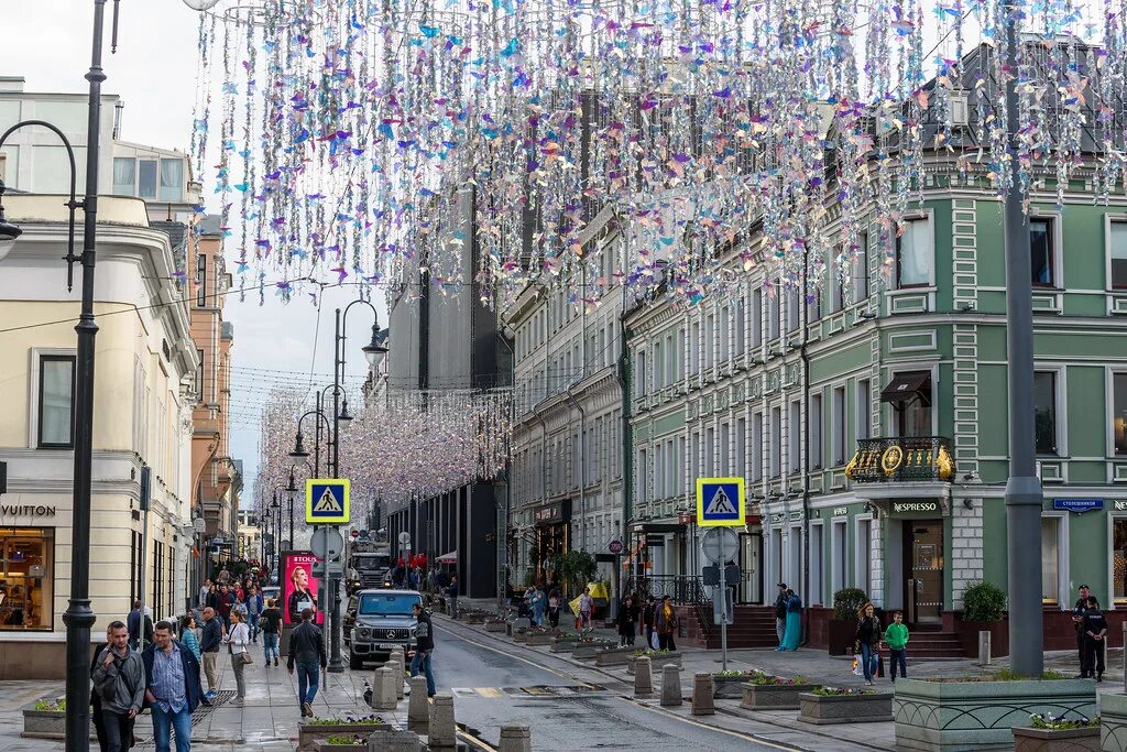 Ул б дмитровка. Улица большая Дмитровка. Большая Дмитровка Москва. Большая Дмитровка Тверской район. Улица Дмитровка в Москве.