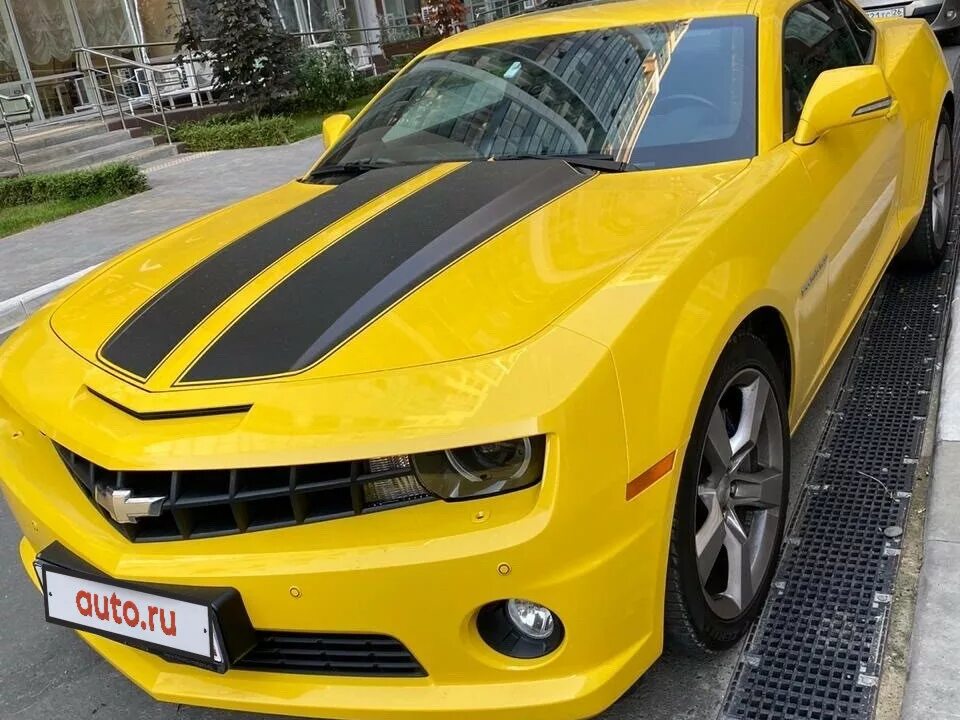 Желтая машина купить. Шевроле Камаро 6.2. Шевроле Камаро 5. Chevrolet Camaro желтый. Шевроле Камаро 2012.