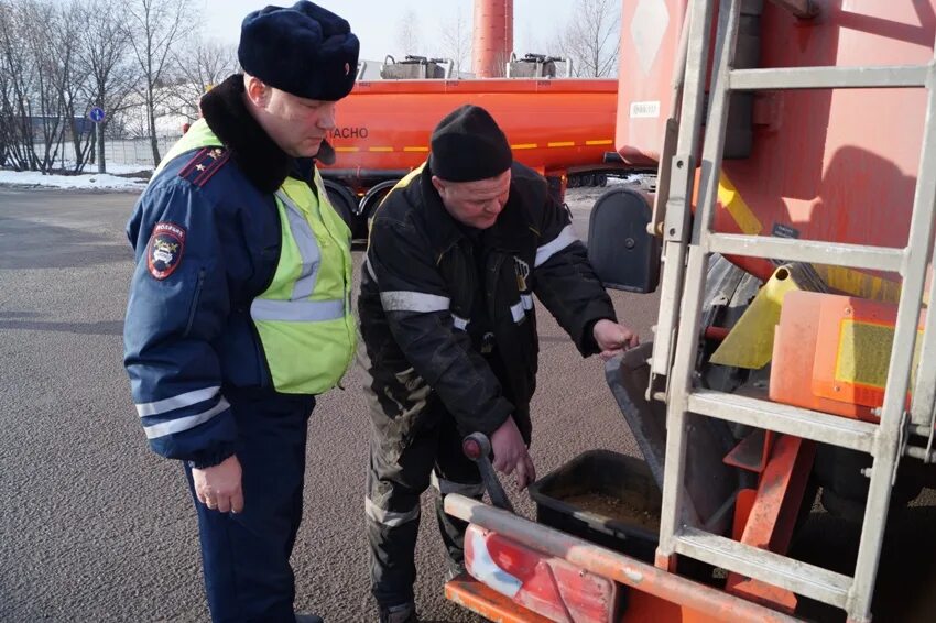 Нарушение правил перевозки опасных. ГАИ Мытищи.