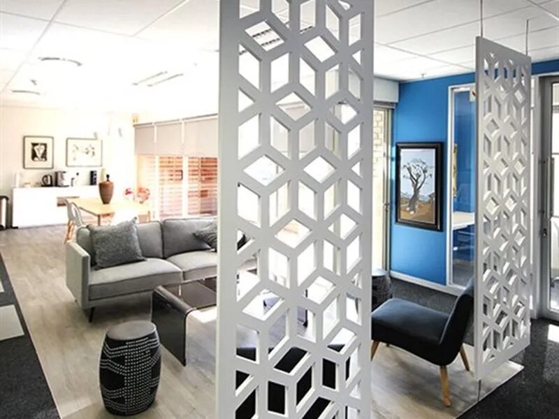 мебельная перегородка для зонирования. напольная перегородка для зонирования. интерьерные перегородки для зонирования. стеллаж-перегородка для зонирования комнаты. ширма стеллаж для зонирования комнаты.