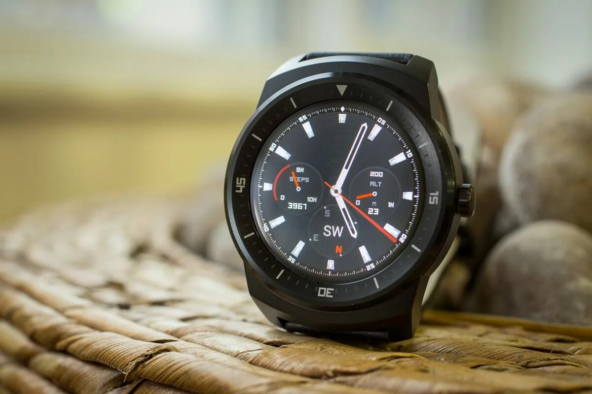 LG G watch r. Часы LG G watch. LG G watch r циферблат. Часы LG watch круглые. Лучший g часов