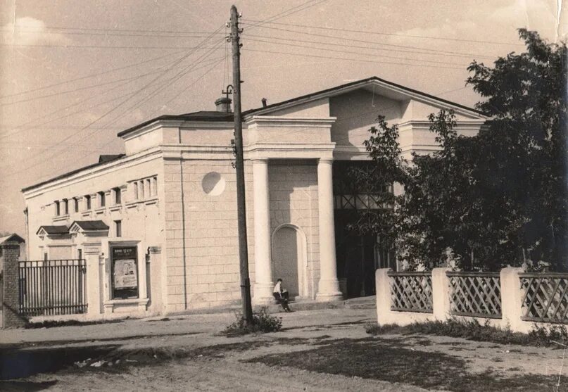 Кинотеатр луч красноярск. Кинотеатры рогачева. Кинотеатр луч рогачев. Кинотеатры рогачева. Кинотеатр луч рогачев.
